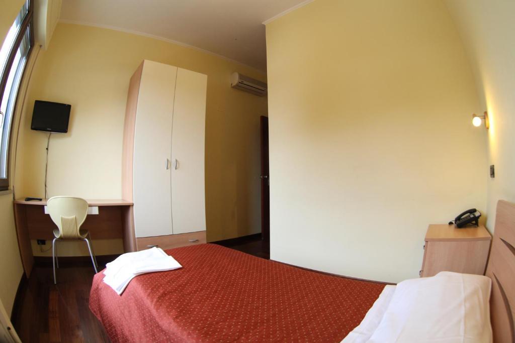 Hotel Veronese Cerignola Cameră foto